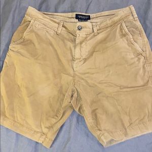 Men’s American eagle khaki shorts 33 waist